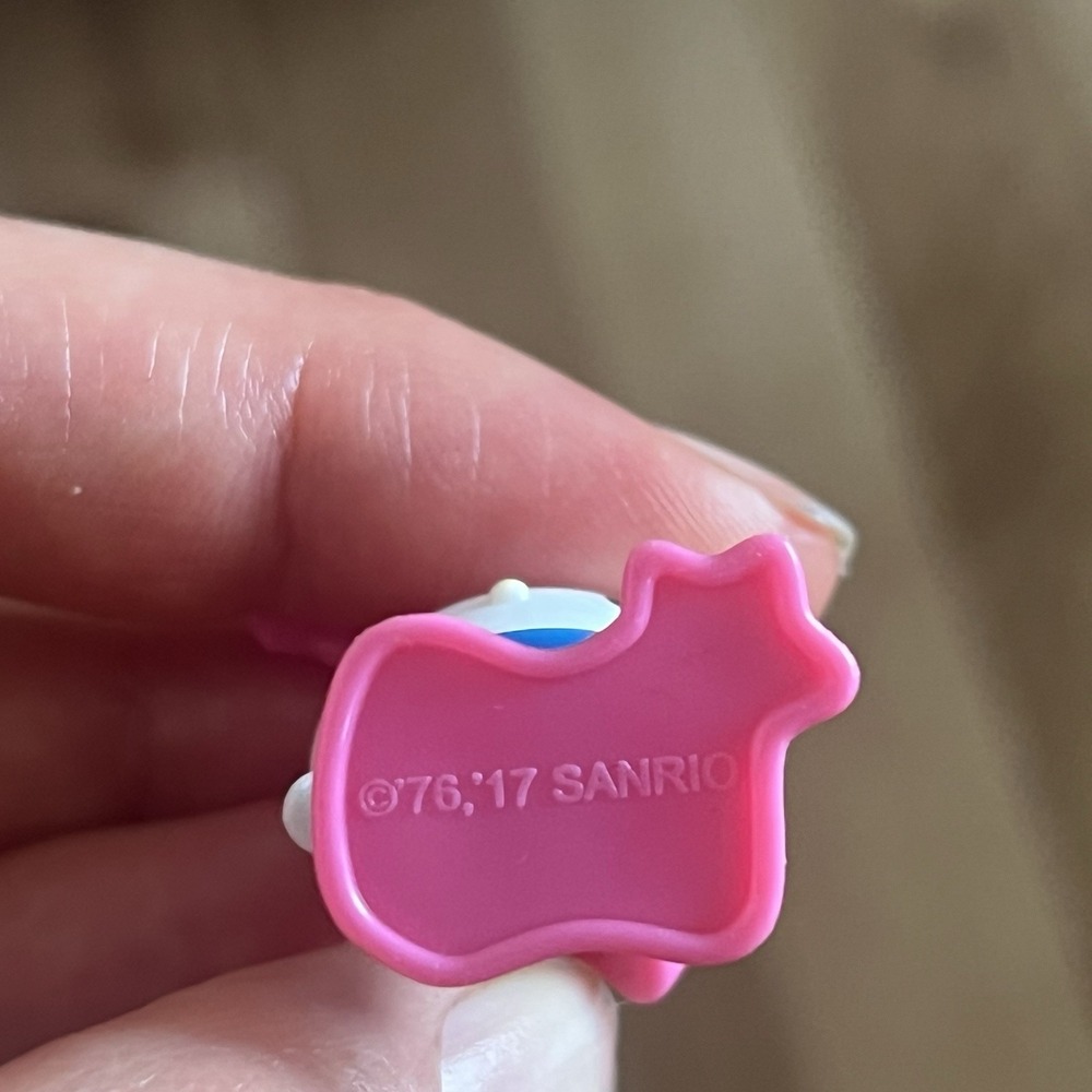 Hello Kitty Sanrio 2017 Kinder Surprise Series Kitty Goes to a Party FF331C Cute - Picture 3 of 4
